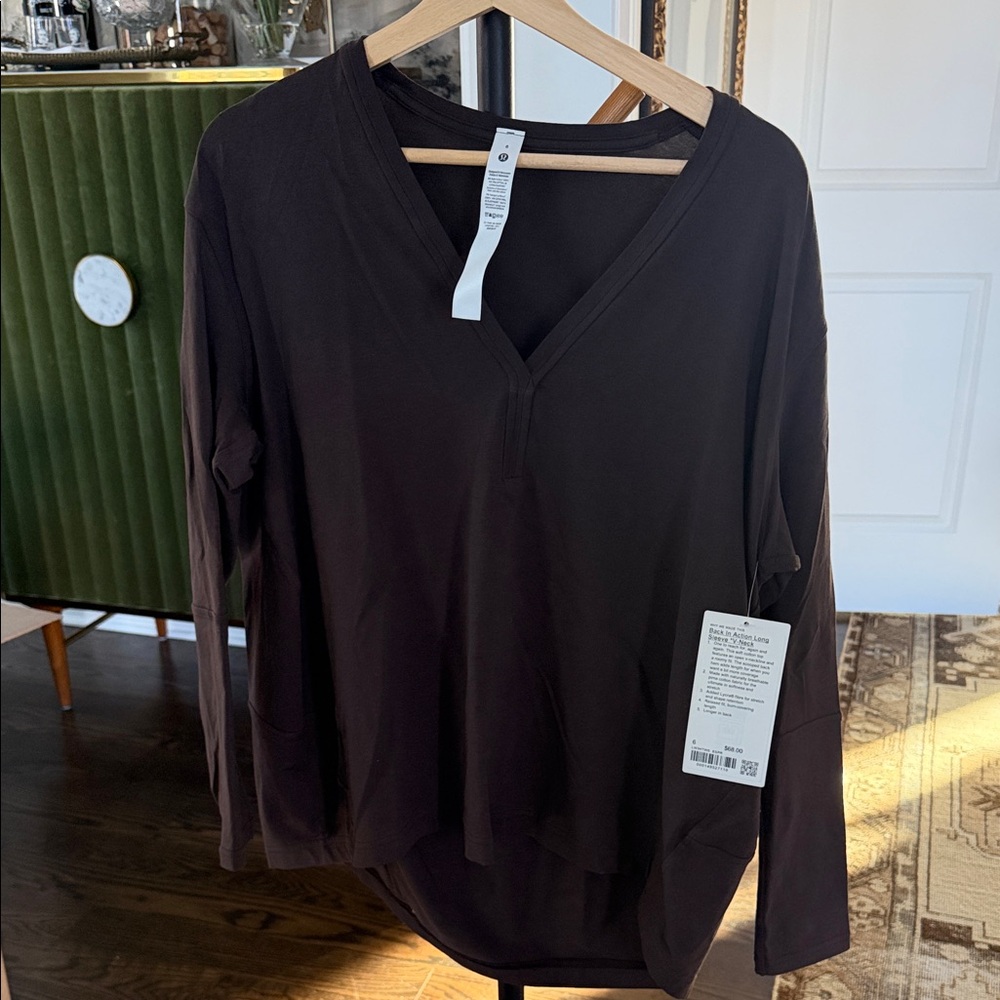 Lululemon back in action espresso  * NWT *